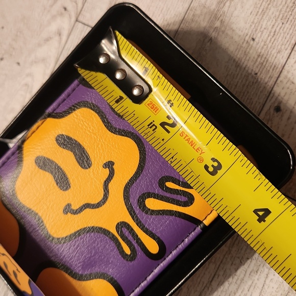 NWT ❗️ Buckle Down bifold wallet purple with yellow smiley face - Picture 9 of 11